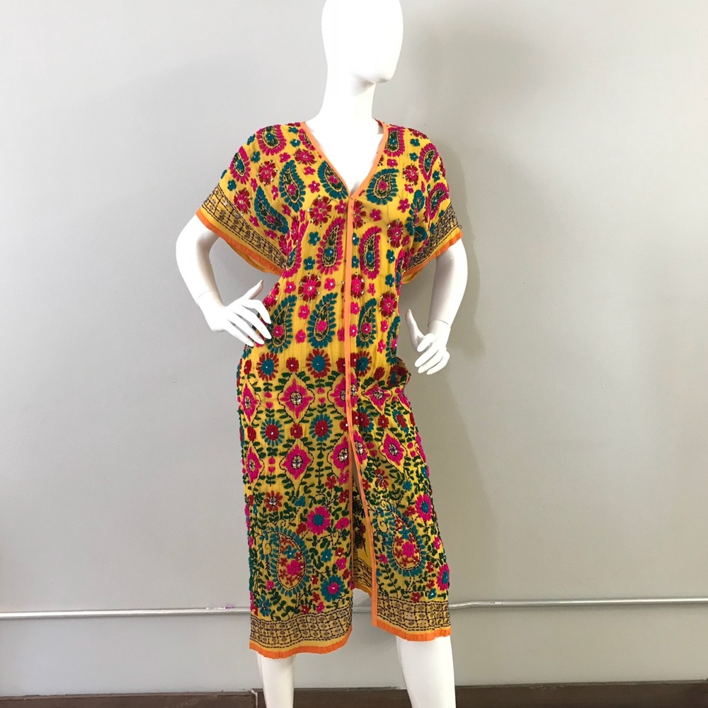 Beautiful Embroidered Yellow Dress Robe/Jacket - Picture 5 of 8